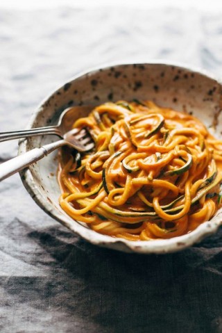 Спагетти с соусом из тофу