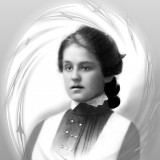 Моя бабушка, Анастасия Ильинична, 1900г, 15 лет. Фото на выпуске из гимназии.