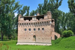 depositphotos-10489195-fortress-rocca-stellata-bondeno-emilia-romagna-italy