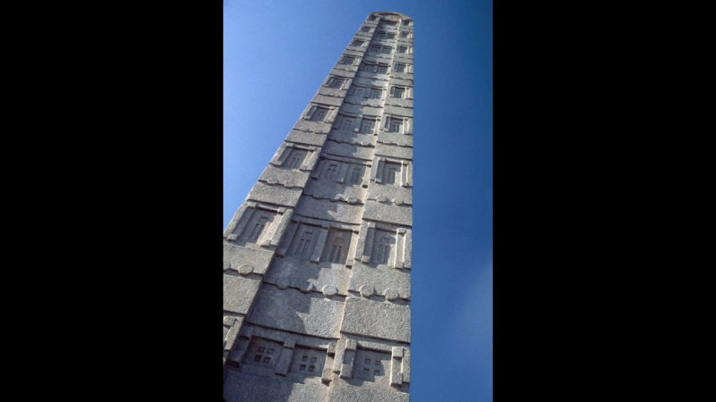 С 4 века в Эфиопии стоят макеты зданий высотой 24 метра.